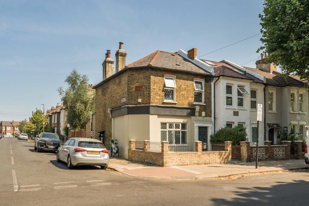 Property photo 1 of 13 1508866-1-1A00056...