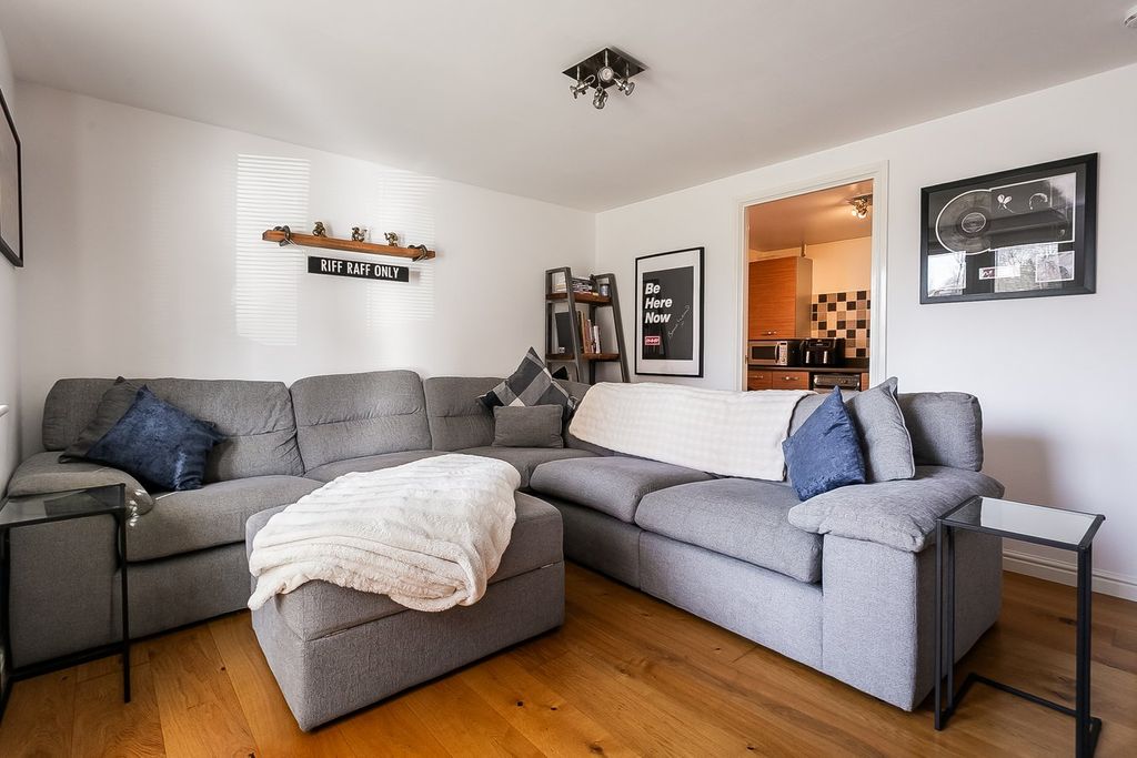 Property photo 3 of 22