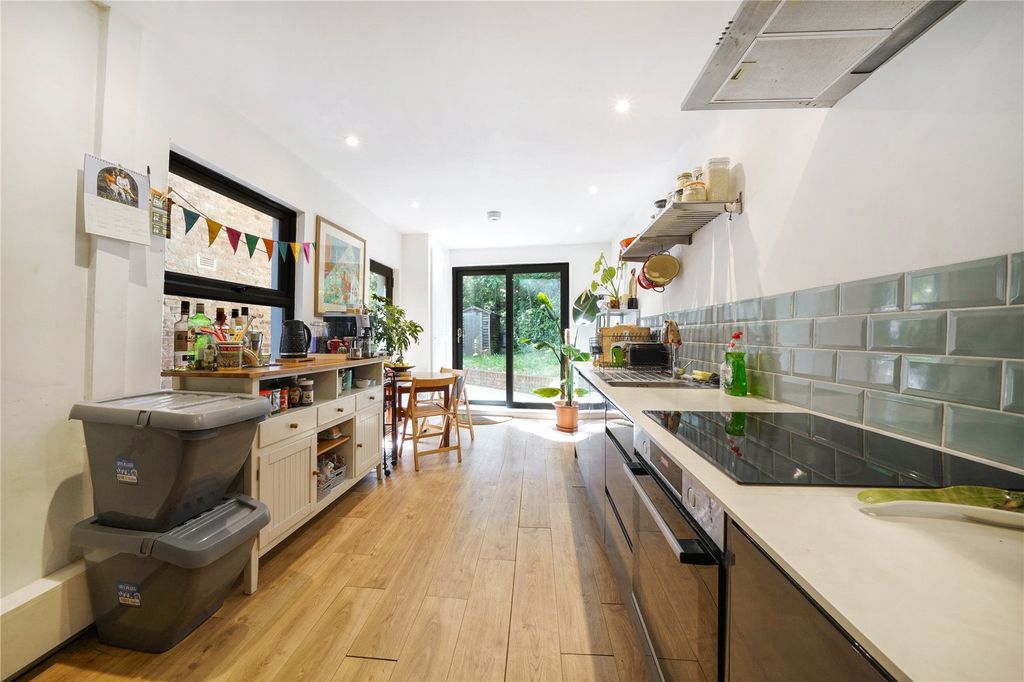 Property photo 2 of 16 Kitchen