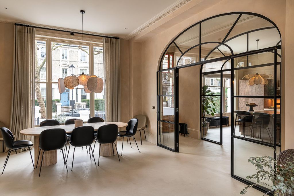 Property photo 3 of 22 Image