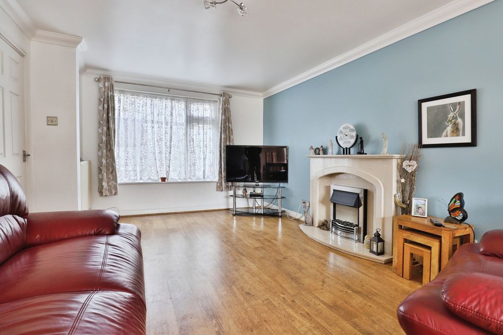 Property photo 2 of 15 Photo