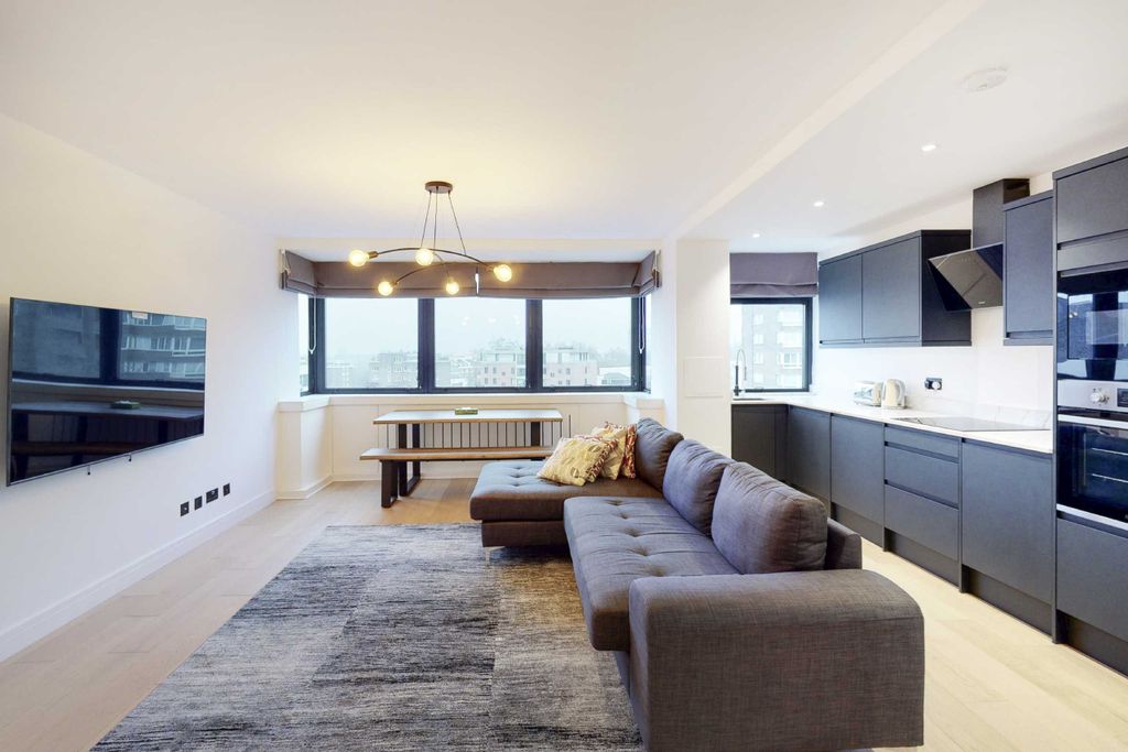 Property photo 3 of 18 Photo