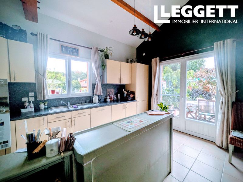 Property photo 2 of 10