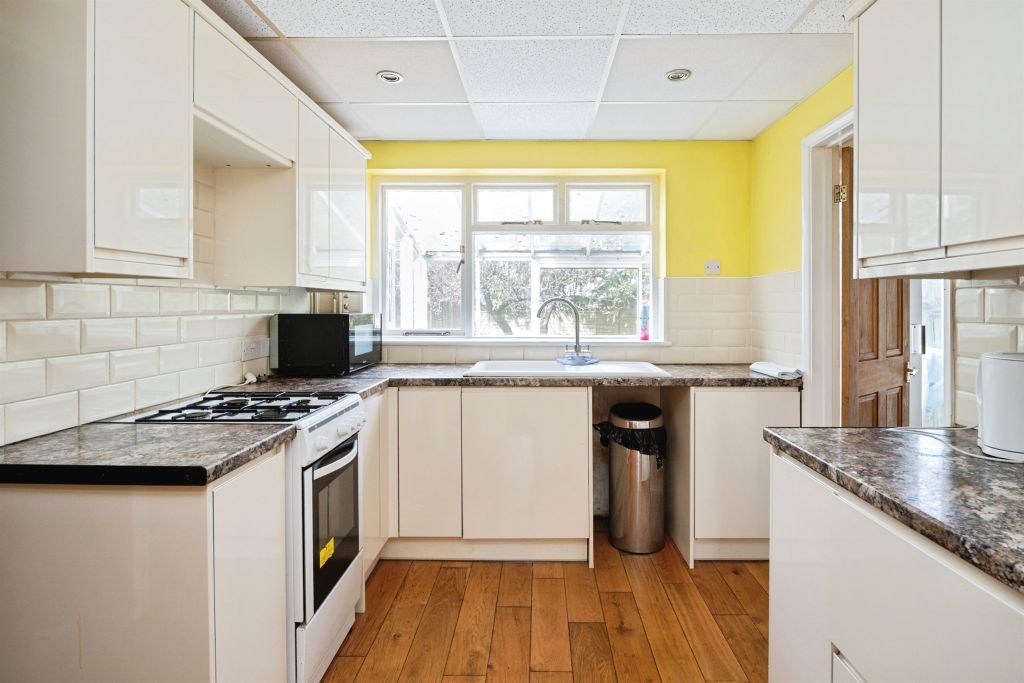 Property photo 2 of 20