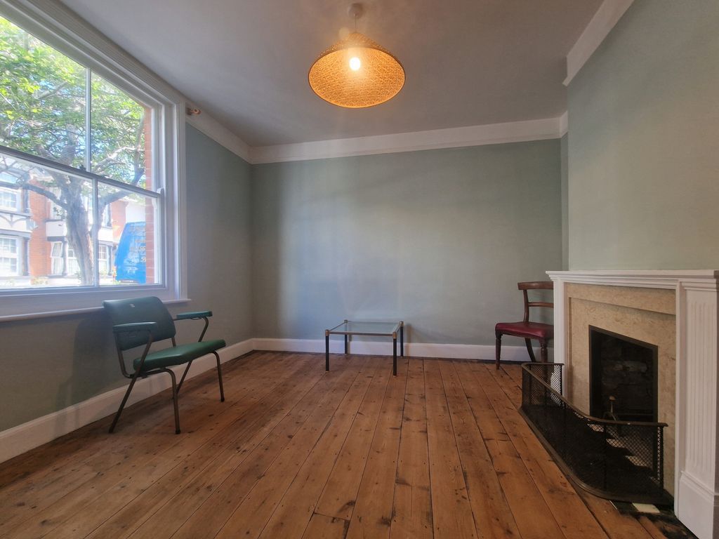 Property photo 2 of 14 Photo 5