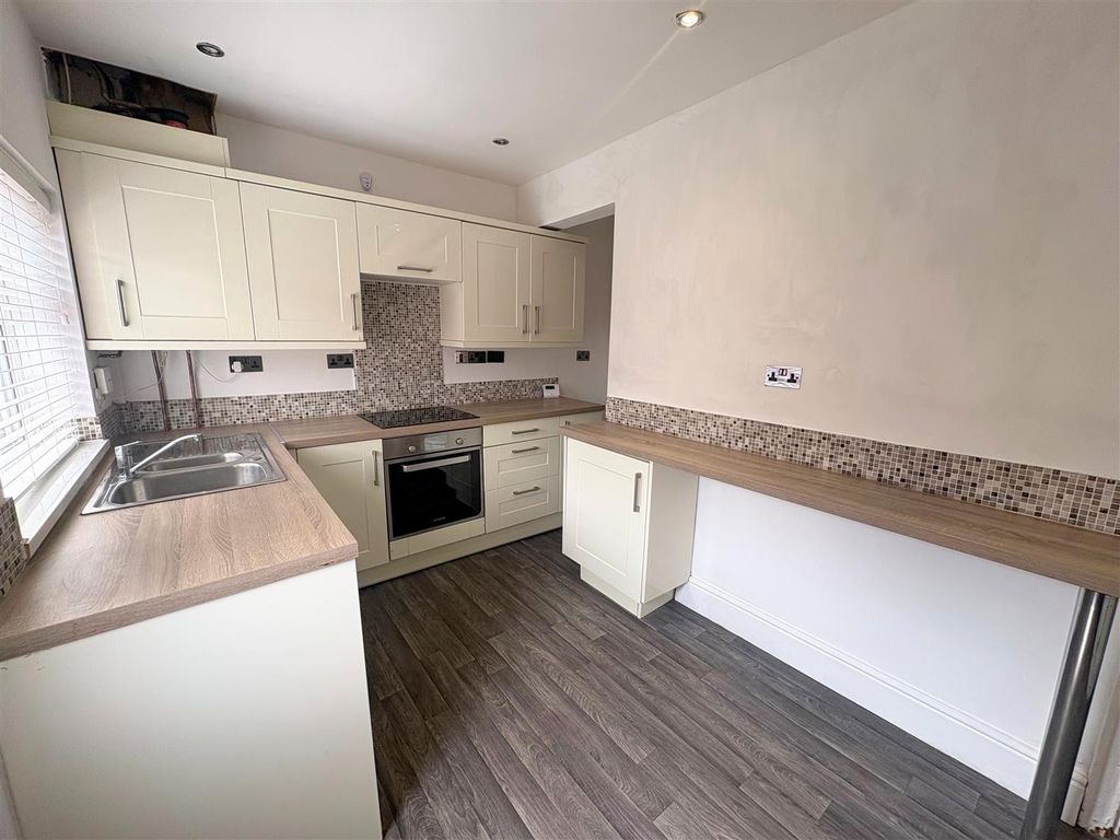 Property photo 3 of 10 Kitchen/Diner
