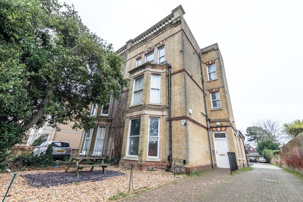 Property photo 1 of 29