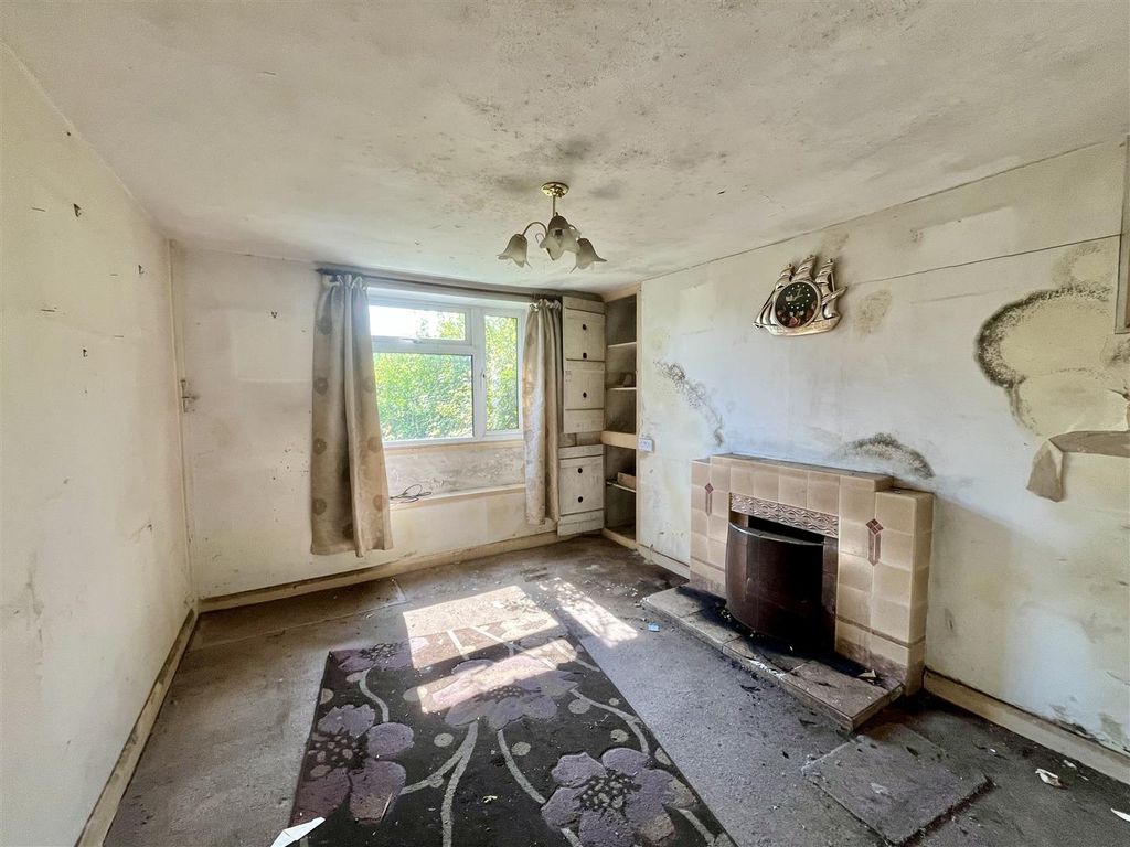 Property photo 2 of 25
