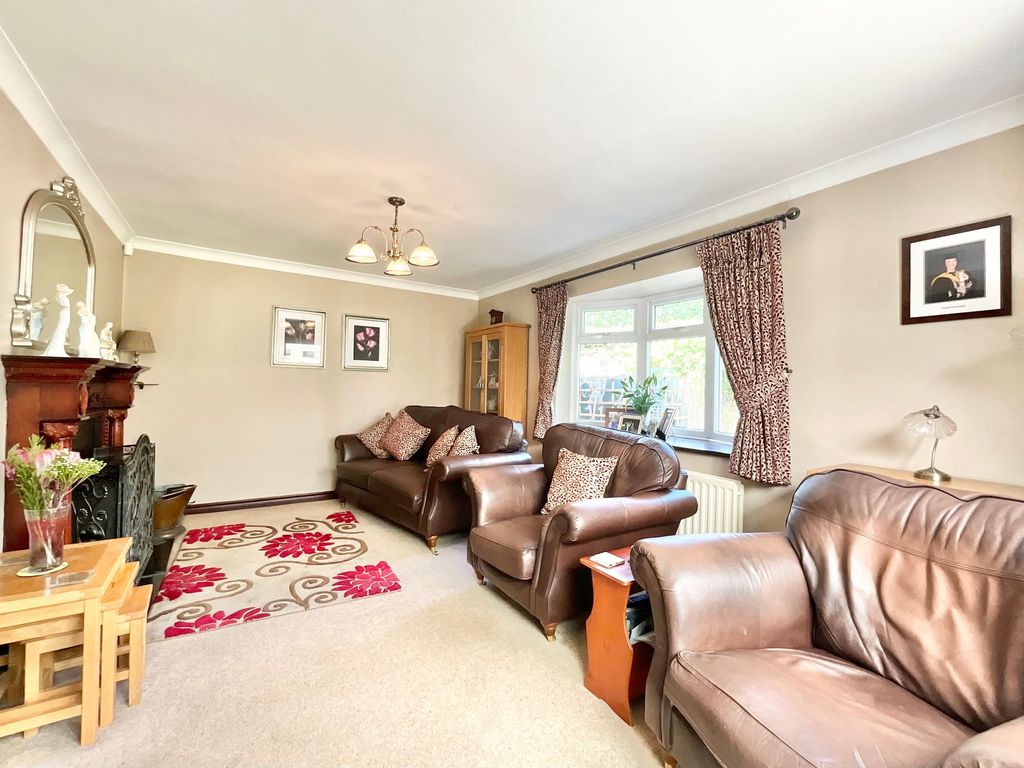 Property photo 3 of 33