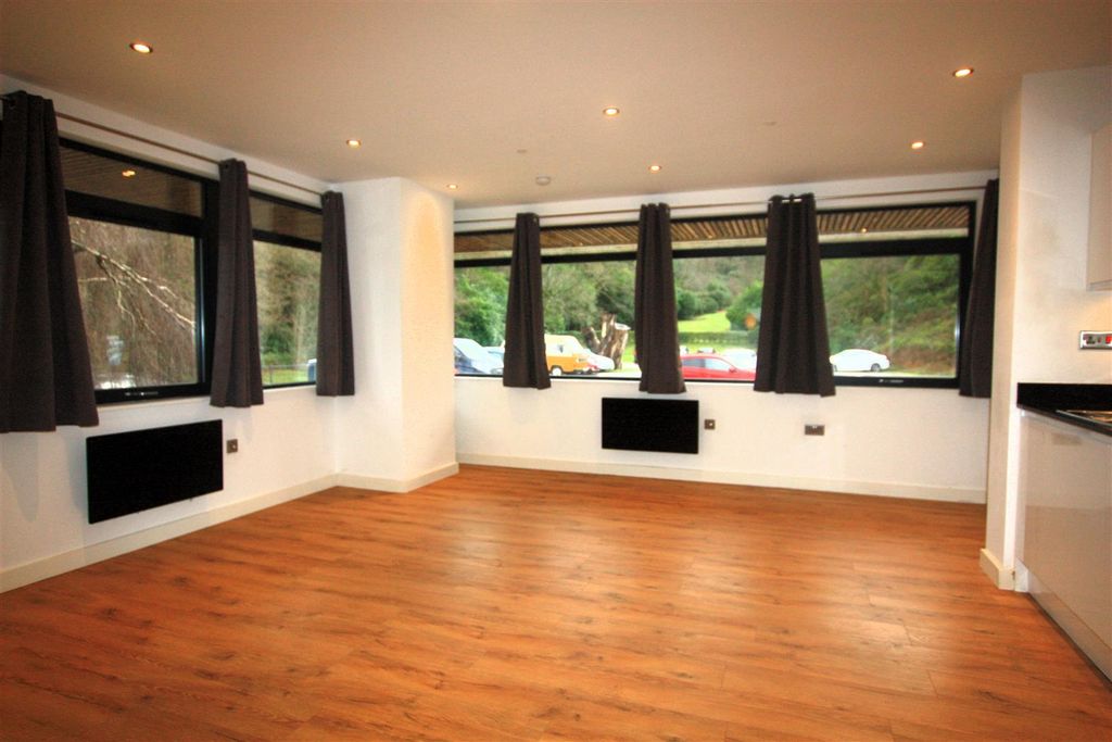 Property photo 1 of 8 Img_0001.Jpg