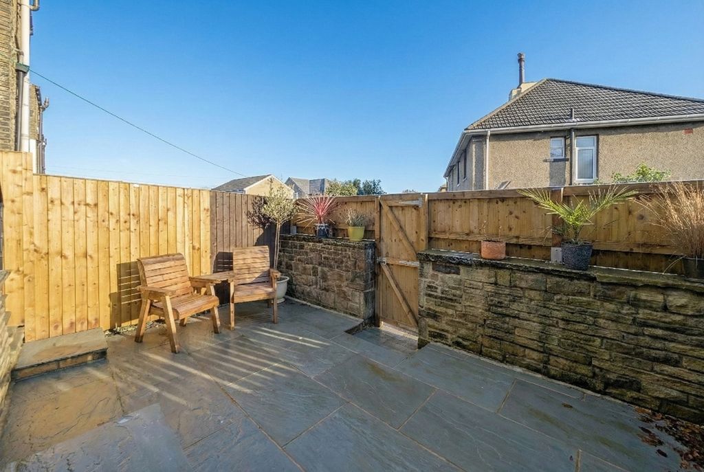 Property photo 3 of 20 Smith House Lane Ewemove (16)