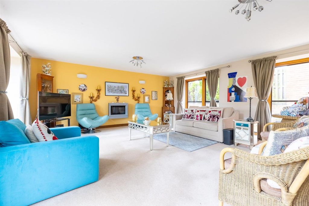 Property photo 3 of 18 Drakehouse-4.Jpg