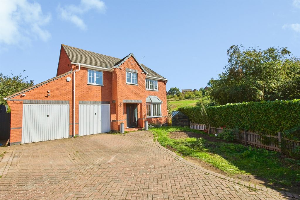 Property photo 2 of 32