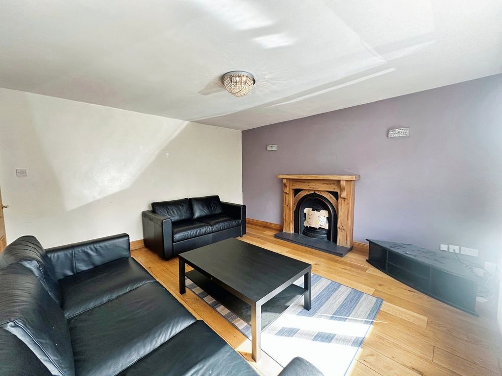 Property photo 3 of 15 Picture No. 09