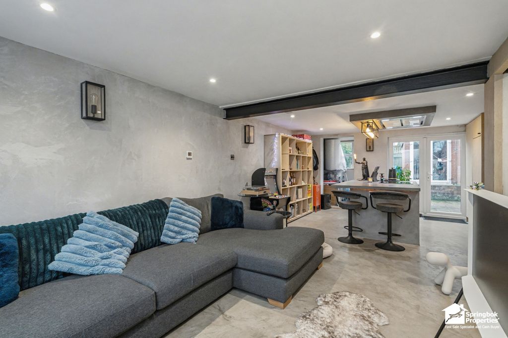 Property photo 2 of 13 Image 2