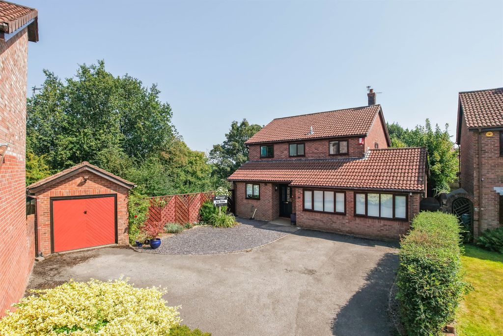 Property photo 1 of 30