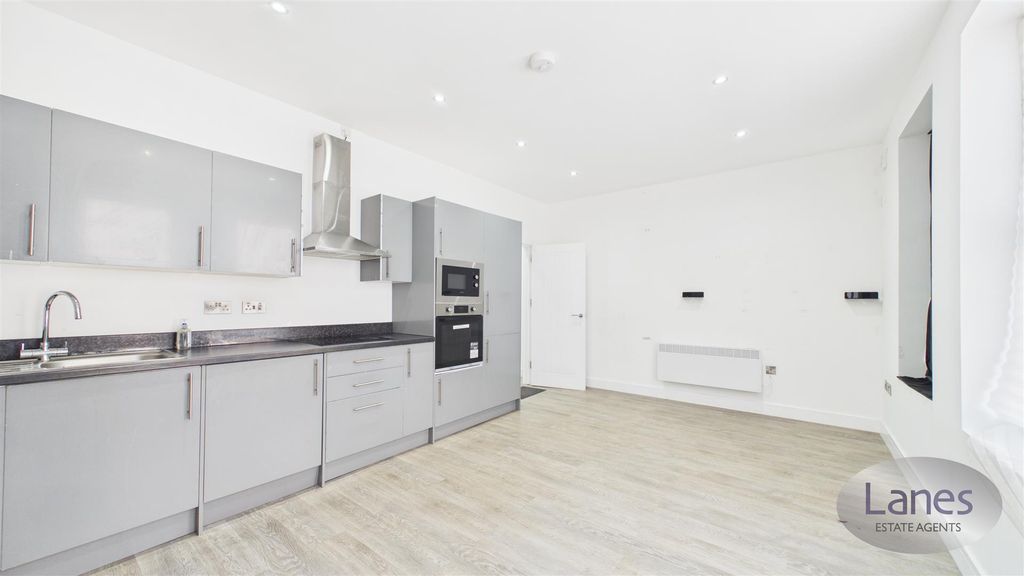 Property photo 3 of 7 Cam02479G0-Pr0047-Still004.Jpg