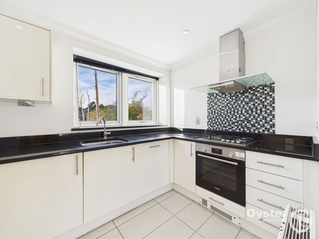 Property photo 3 of 13 Kitchen