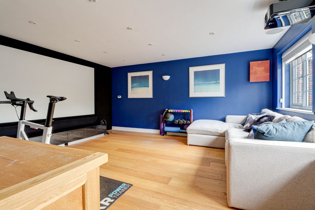 Property photo 3 of 20 Family Room
