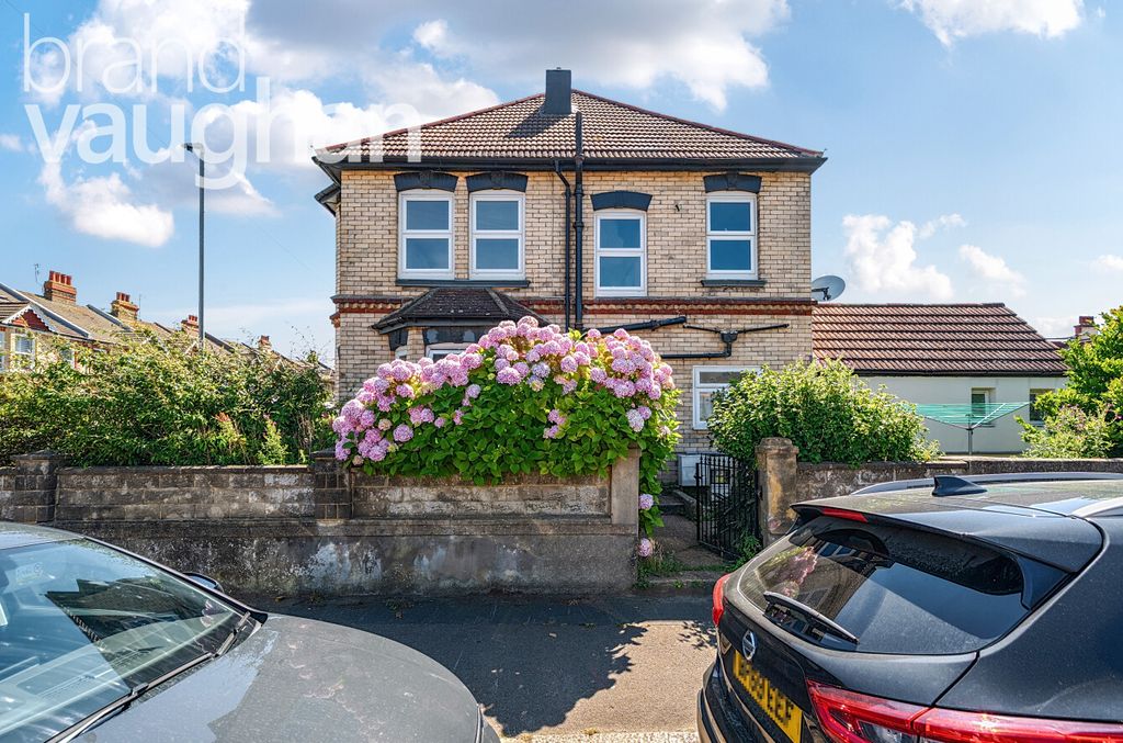 Property photo 1 of 10 External