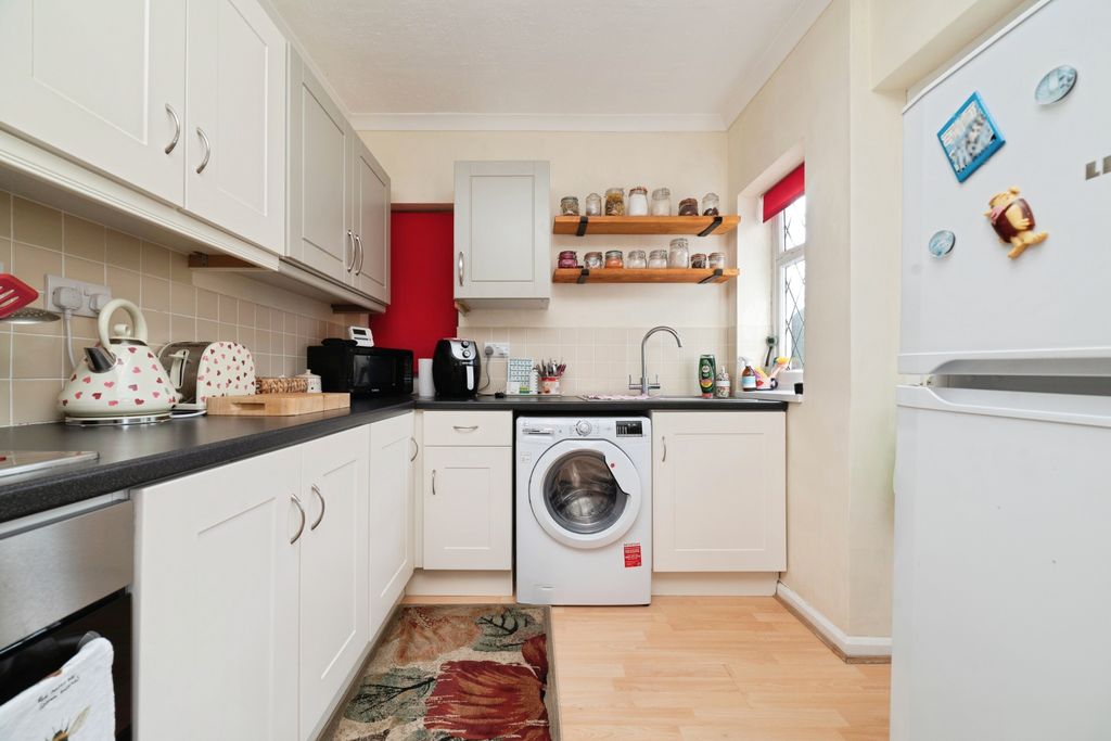 Property photo 3 of 15