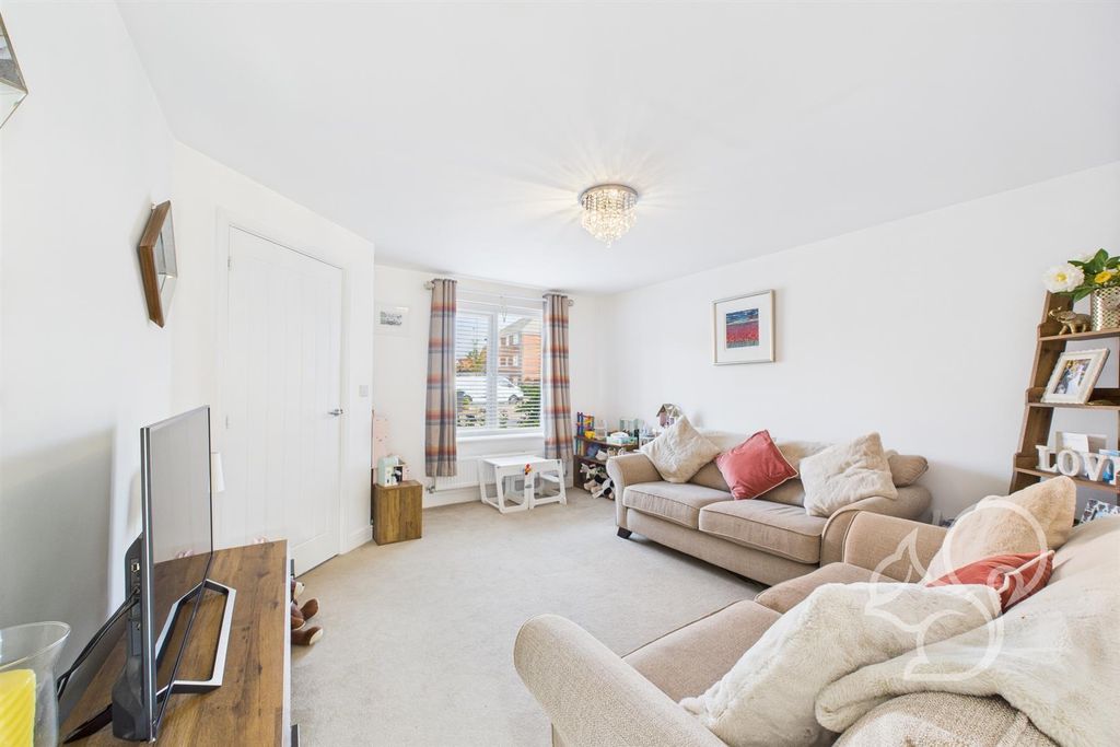 Property photo 2 of 18 Living Room