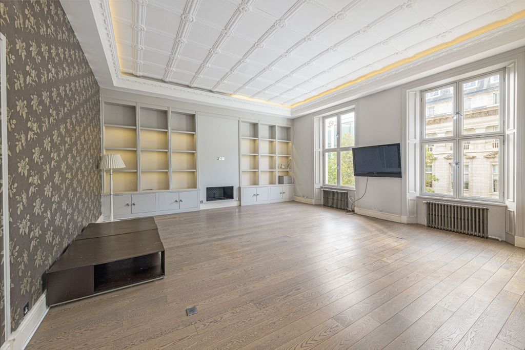 Property photo 1 of 11 49C Princes Gate Rec 1