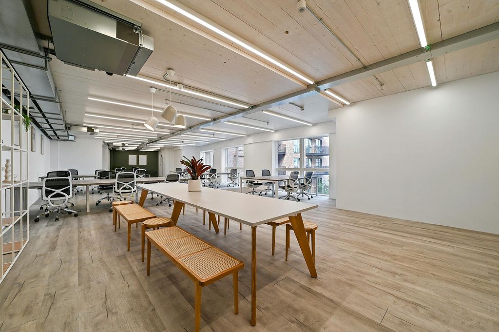 Property photo 3 of 21 Olbcdalstonworks14.Jpg