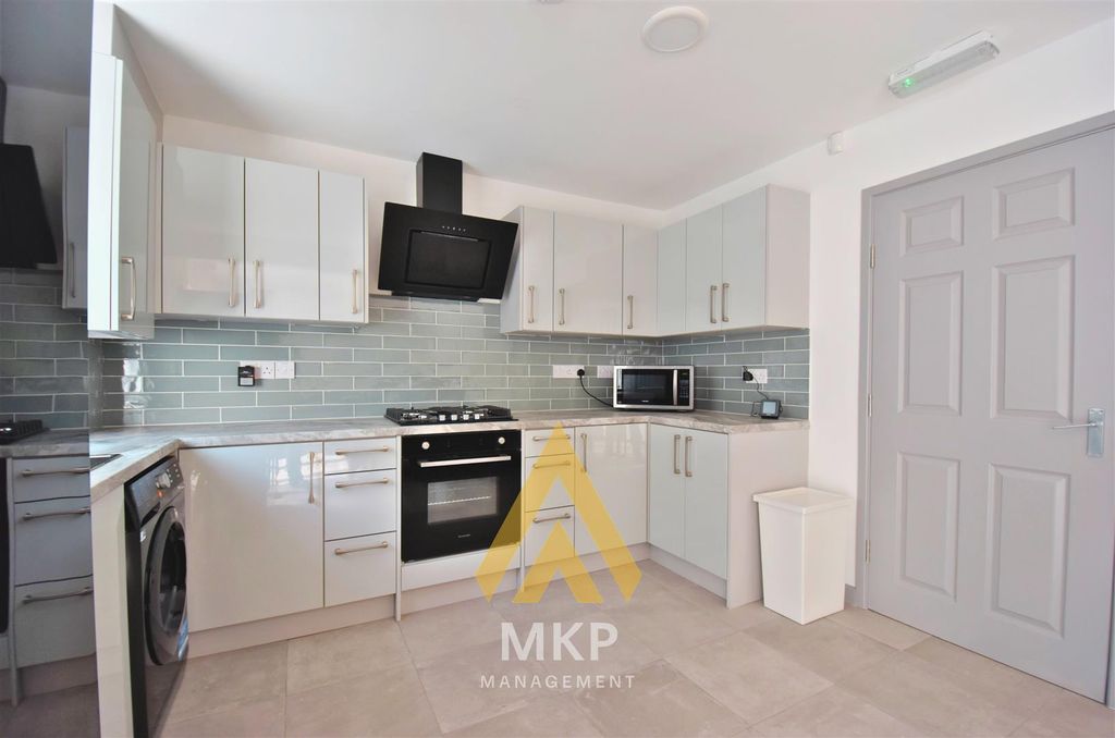 Property photo 3 of 13 3.Png