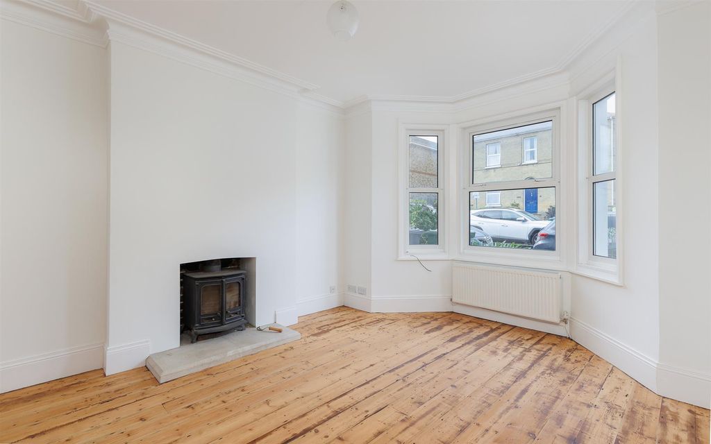 Property photo 3 of 30