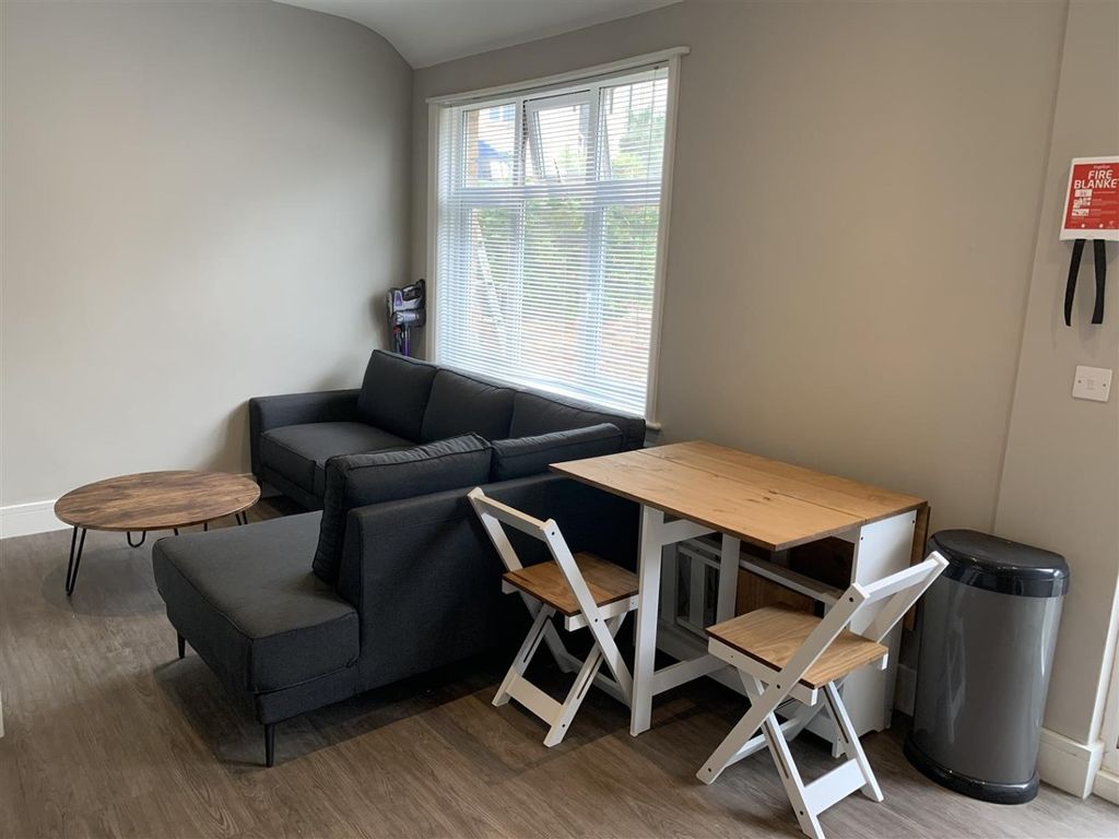 Property photo 2 of 10 4630661