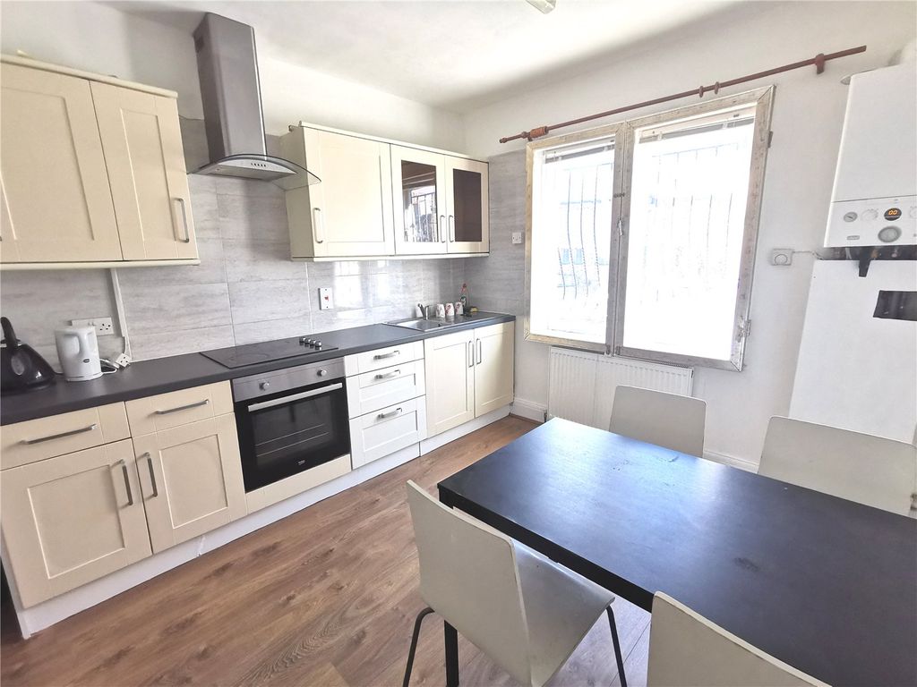 Property photo 2 of 12 Picture No. 13