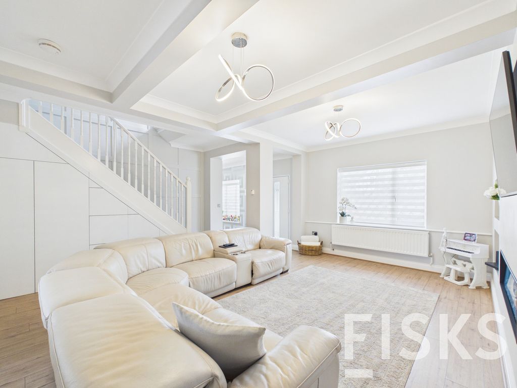 Property photo 2 of 35