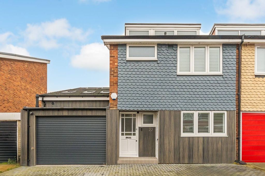 Property photo 1 of 23