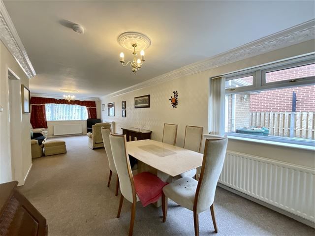 Property photo 3 of 20 Lounge/Diner