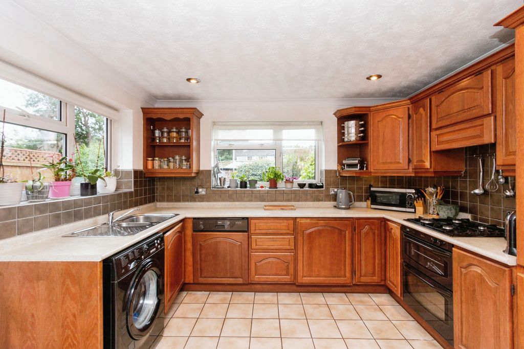 Property photo 2 of 15
