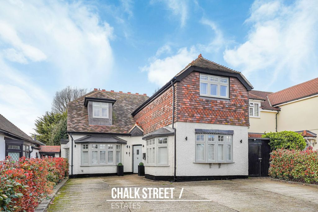 Property photo 1 of 40