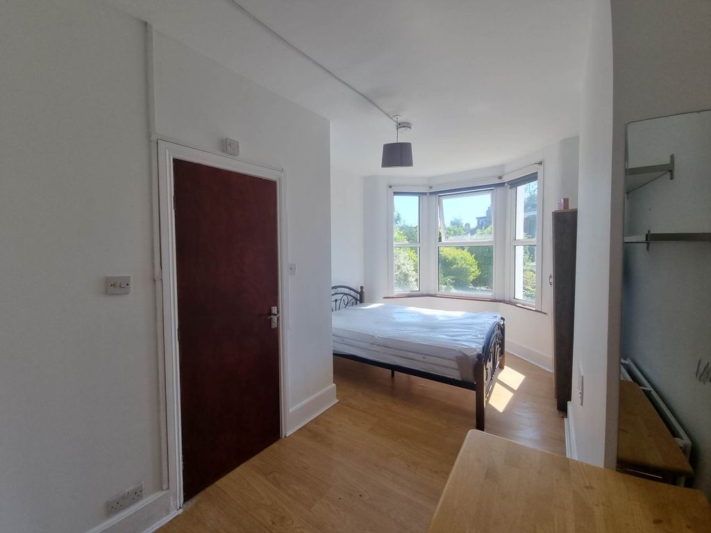 Property photo 1 of 4