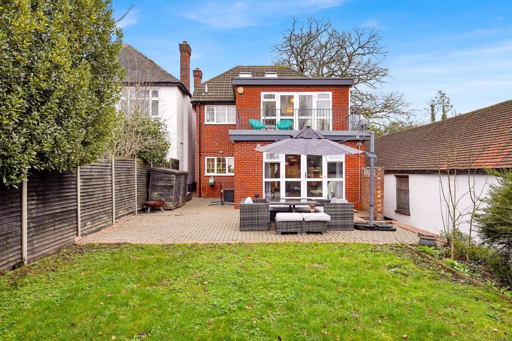 Property photo 2 of 37