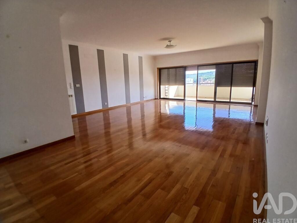 Property photo 2 of 37