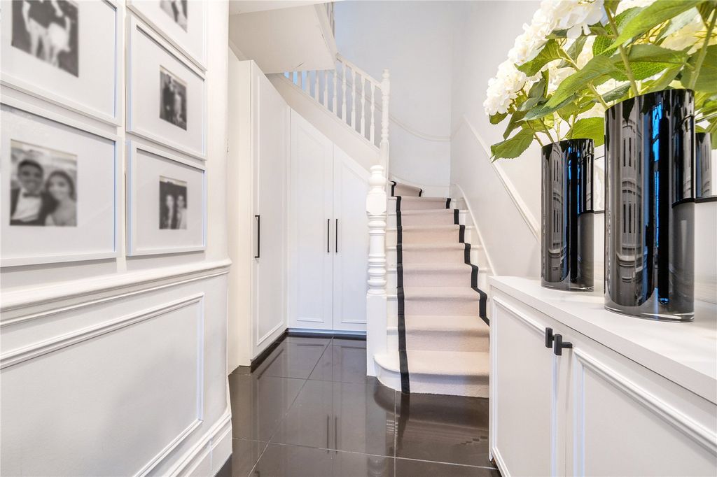 Property photo 2 of 20 Picture No. 12