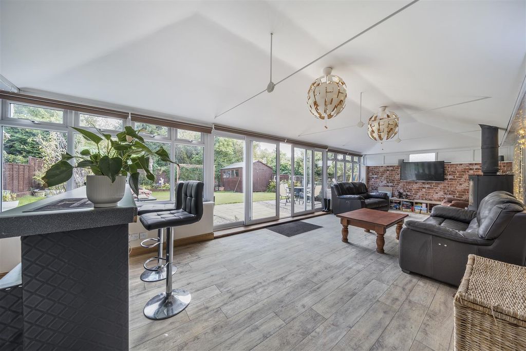 Property photo 2 of 22 1357781-1-68d3d97104d9E.Jpg