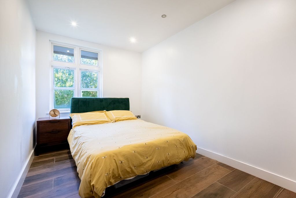 Property photo 3 of 6 Bedroom Two