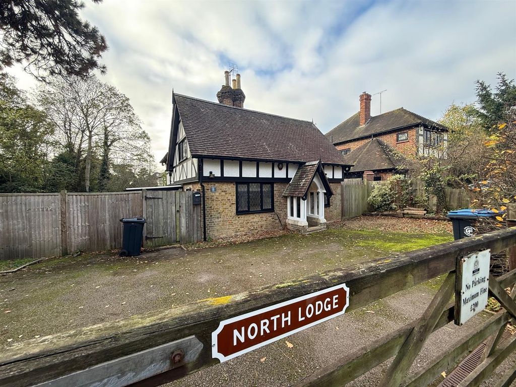 Property photo 2 of 18 Front (1).Jpg