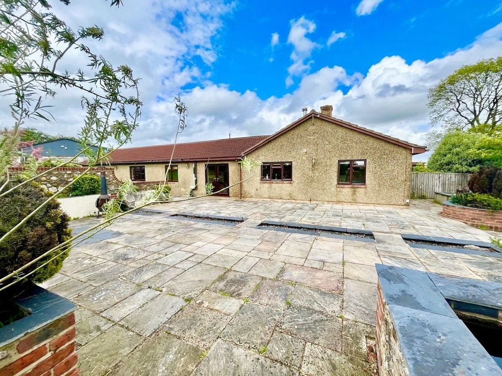 Property photo 1 of 33 Picture No. 30