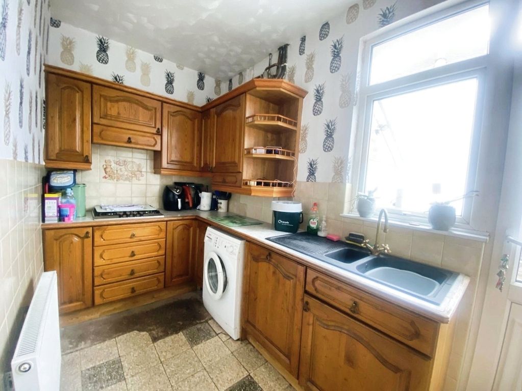 Property photo 2 of 12 Kitchedn