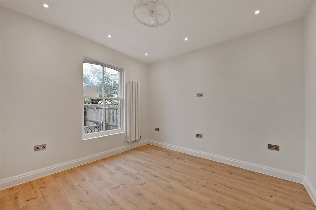 Property photo 3 of 10 Picture No. 05