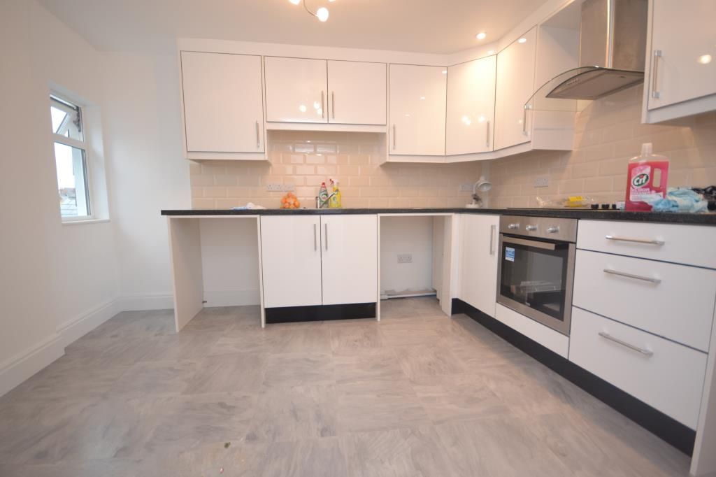 Property photo 2 of 5 Kitchen