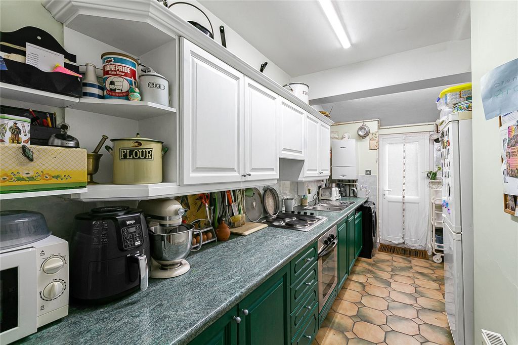 Property photo 3 of 21 Kitchen