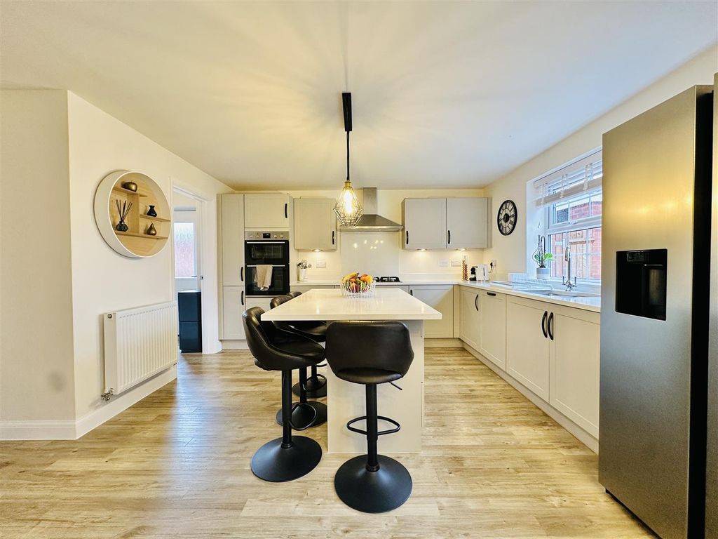 Property photo 3 of 25 Kitchen And Diner